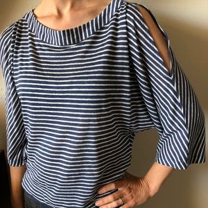 FLASH SALE⚡️ Navy and White Striped 3/4 Shirt